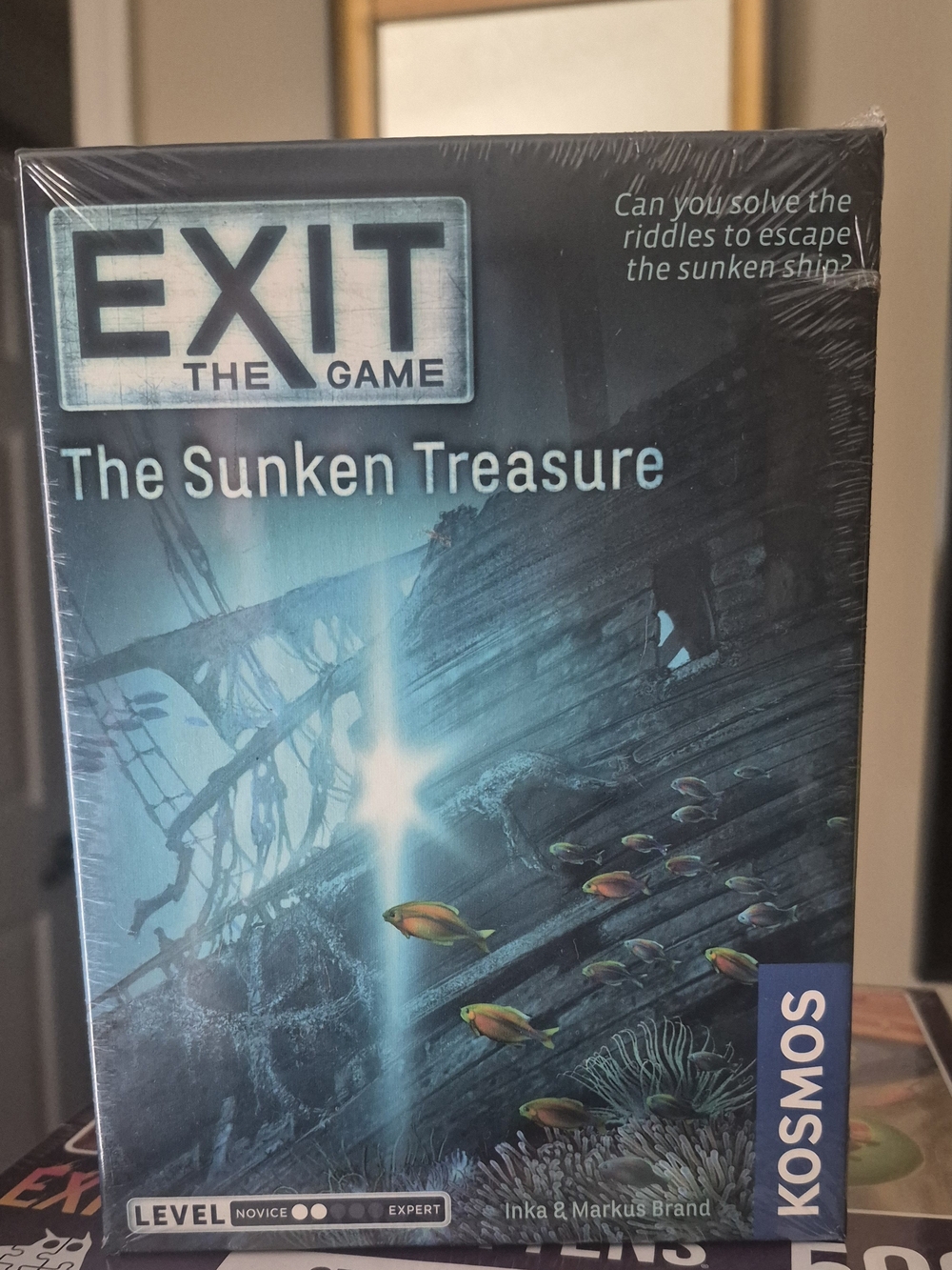 EXIT: The Sunken Treasure Board Game – Blue